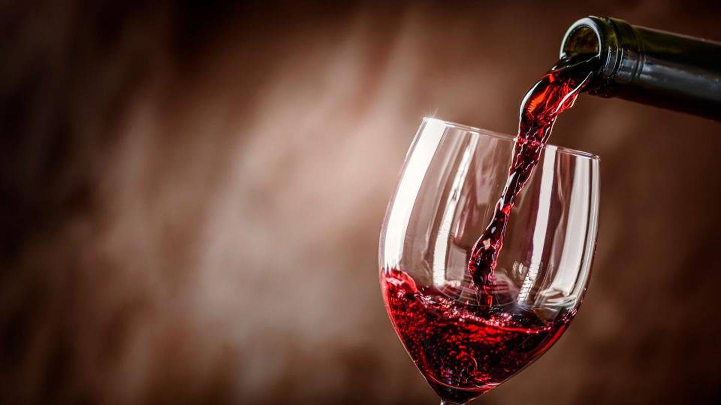Inscribirse Con rapidez Destierro Mala noticia, amantes del vino: Una copa puede contener el doble de azúcar  que una dona glaseada – El Financiero