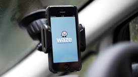 Propone Waze compartir el auto y gastar menos gasolina