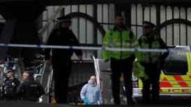 Hallan tres bombas en dos aeropuertos y estación de tren de Londres
