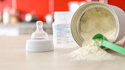 Cofepris alerta por leche para bebés contaminada con bacterias