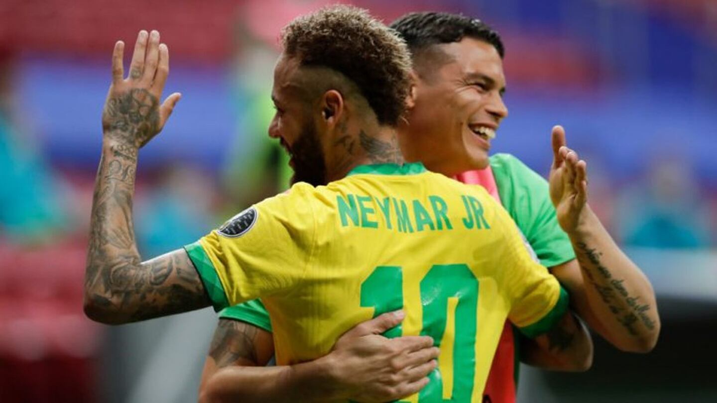 Thiago Silva califica de exageradas las críticas contra Neymar