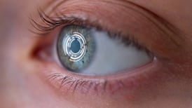 Científicos de California desarrollan lente de contacto que hace zoom tras parpadear