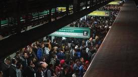 Metro CDMX inicia el 14 de febrero ‘a full’ con trenes atascados y retrasos en 8 líneas 