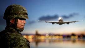 AMLO ‘agranda alas’ del Ejército: Cede control de aeropuertos de Ciudad Victoria, Campeche y Nogales