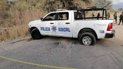 Presuntos narcos del CJNG atacan a alcalde Teocaltiche; hay dos policías muertos 
