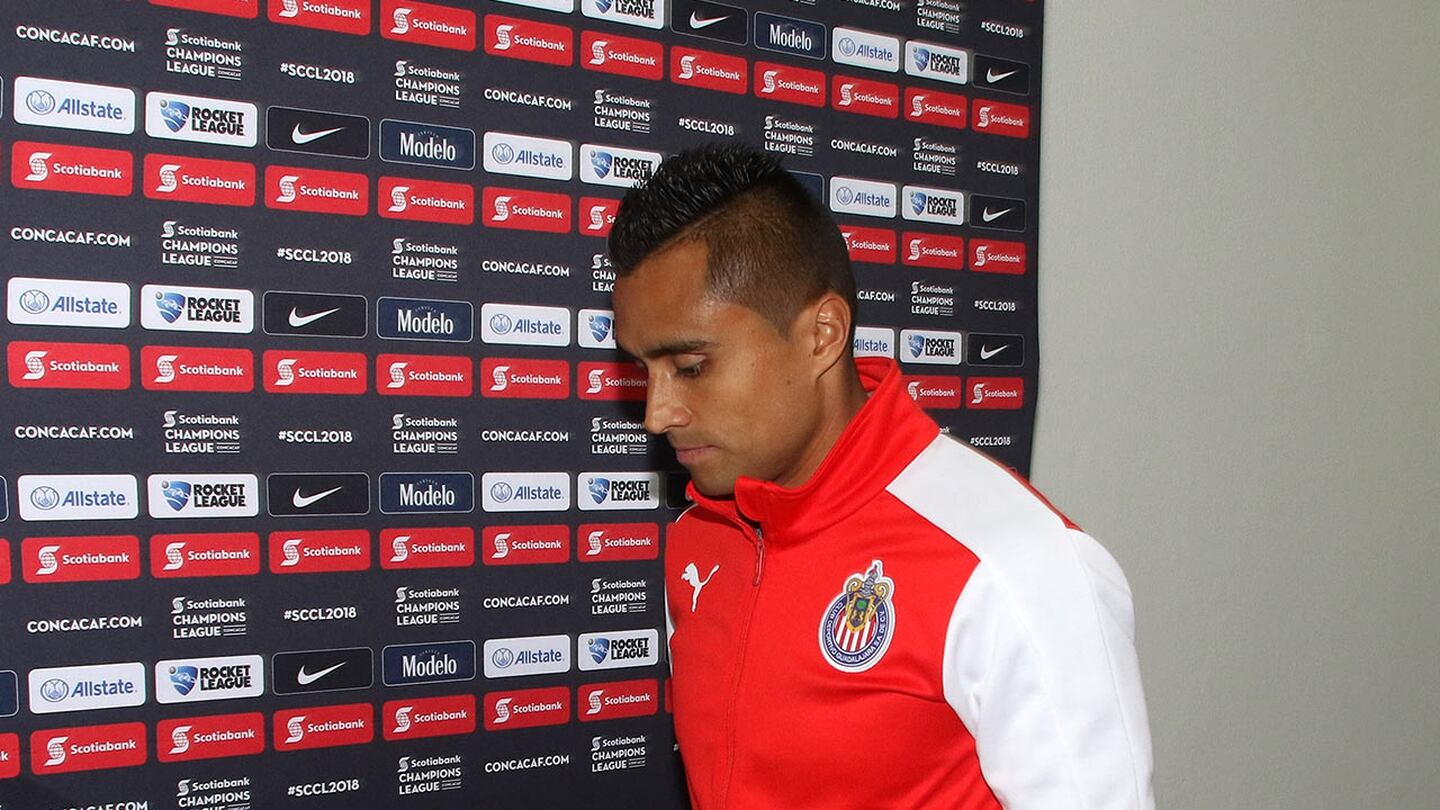 Chivas confirmó que Edwin Hernández se va del club