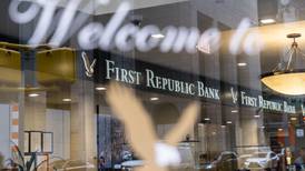 ¿Qué pasa con First Republic Bank? Acciones se desploman a mínimo histórico