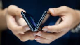 Samsung mejoró el Galaxy Fold, su teléfono plegable, pero... aún tiene algunos 'detalles'