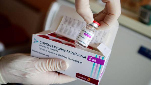 AstraZeneca ‘duda’ de su vacuna: ¿Por qué pidió retirar la autorización de su dosis COVID? 
