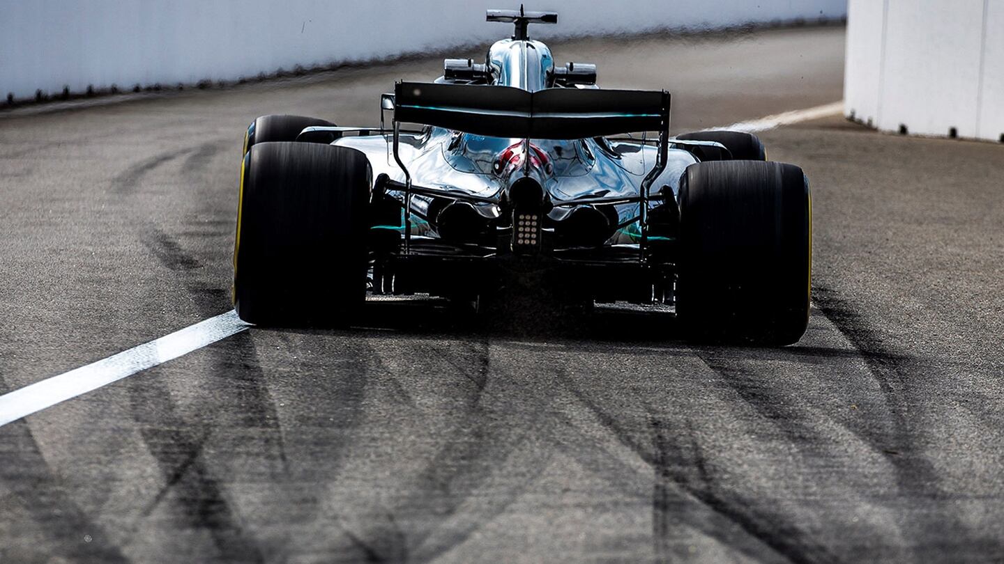 Hamilton se paseó en los Libres 2 de Rusia dominados por Mercedes