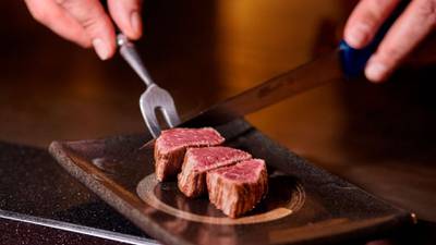 ¿Por qué es tan cara la carne Kobe? 280 gramos se venden por 7 mil pesos