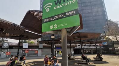 Para revisar el ‘Face’ a cada rato: ¿Qué espacios públicos en CDMX deben tener internet gratis?