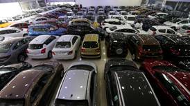 Semana Santa mete 'reversa' a la venta de autos en abril
