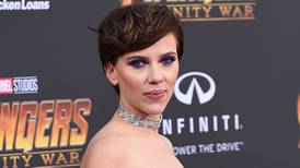 Scarlett Johansson abandona rodaje en el que interpretaría a transgénero