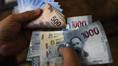 Inflación: Bajan 25%  ingresos salariales de médicos en México durante 2022