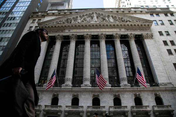 Wall Street ‘toma vuelo’ con avance de 1.22% del Dow Jones; la BMV gana más de 3% en marzo