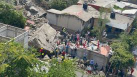 Se desgaja cerro en Cuernavaca: hay personas atrapadas y heridas