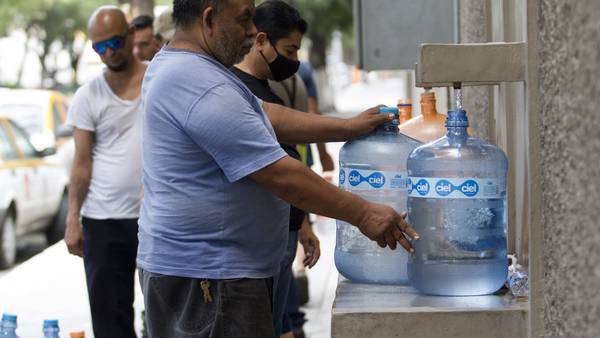 Gobierno federal y empresas acuerdan abastecer de agua a Nuevo León