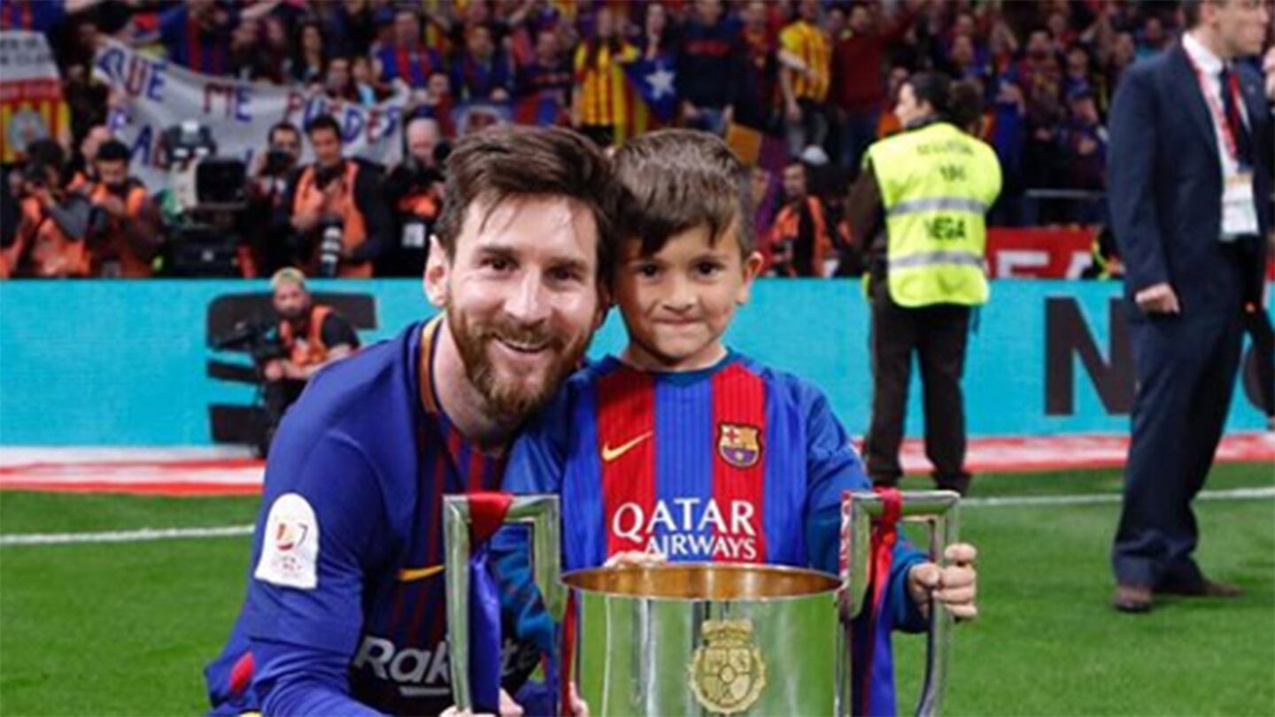 Leo Messi publicó una foto de Thiago con la camiseta de...