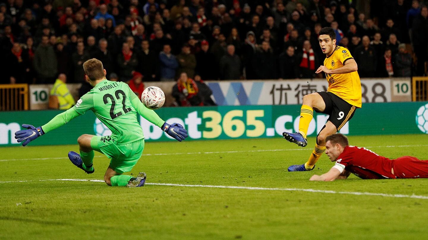 El gol de Raúl Jiménez al Liverpool en la FA Cup
