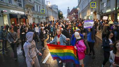 Rusia aprueba iniciativa que prohíbe la propaganda LGBT