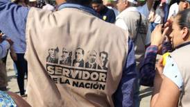 Policías y maestros de la CNTE se enfrentan en Huetamo, Michoacán