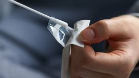 ¿Es COVID o gripa? Nueva prueba casera detecta múltiples virus en EU