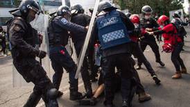 Dos policías son detenidos por agresión a adolescente en protestas en la CDMX