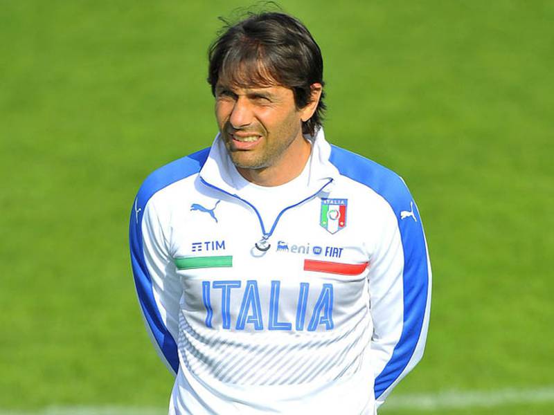 Conte: 'Me gustaría que mi Italia fuera rápida como Valentino Rossi'