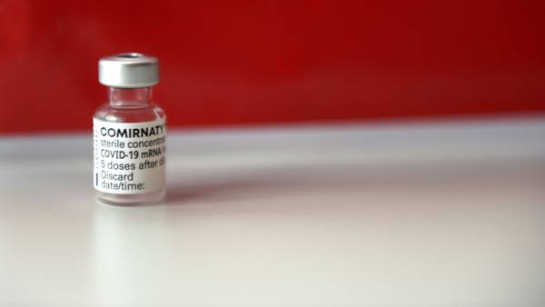Eficacia 'abrumadora' de vacuna COVID de Pfizer apunta a que puede acabar con la pandemia: estudio 