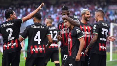 ¡El campeón de la Serie A comienza con triunfo! AC Milan derrotó 4-2 al Udinese en San Siro