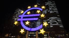 Bolsas europeas 'festejan' el fin de semana con ganancias; euro cierra en rojo