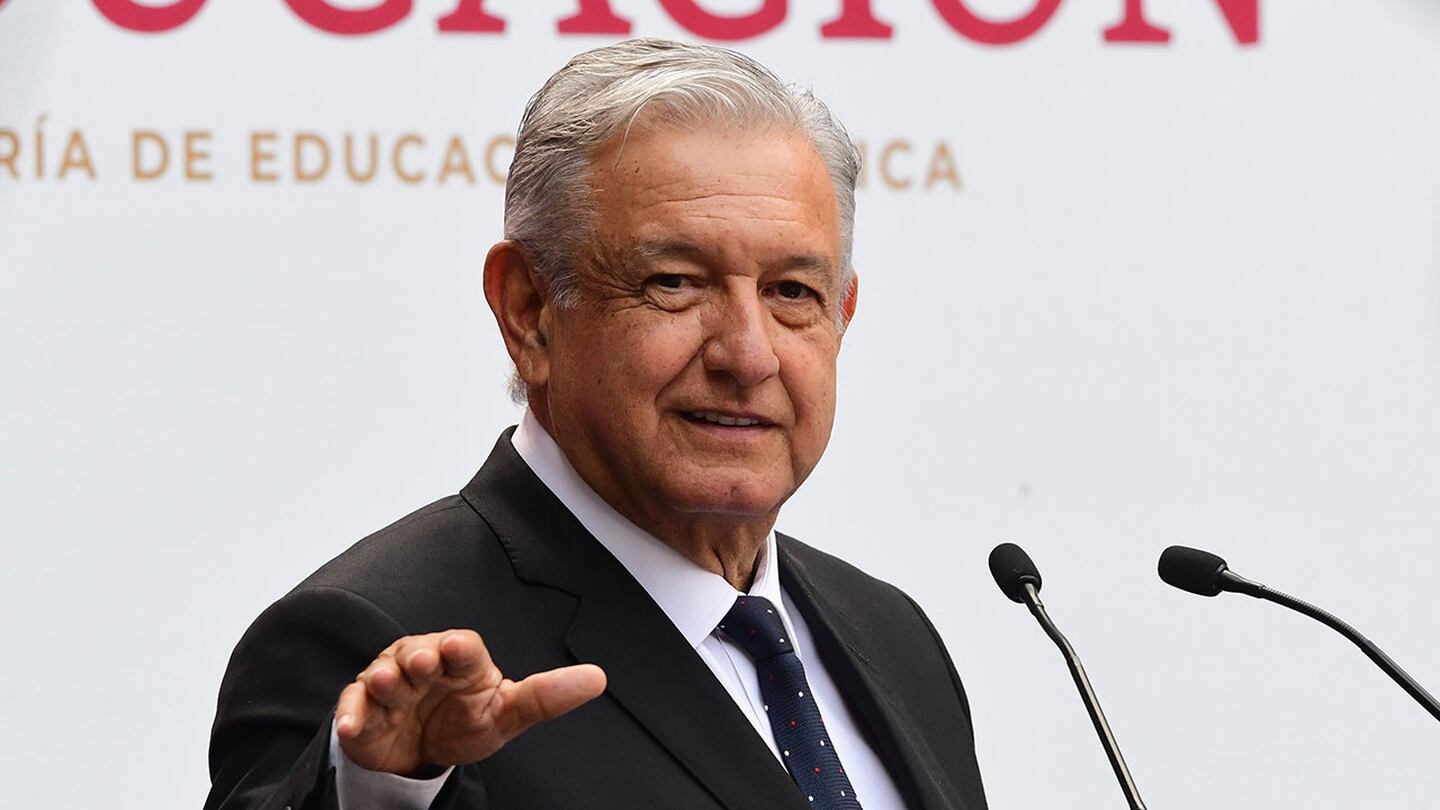 López Obrador prometió 'trato especial' a deportistas con boleto olímpico