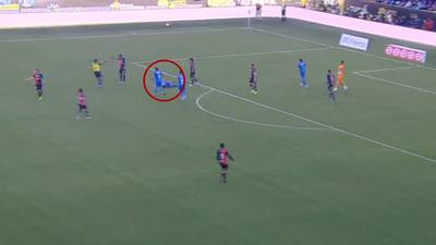 ¡Malas noticias para Cruz Azul! Uriel Antuna sale de cambio por lesión en el primer tiempo | VIDEO
