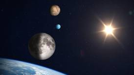 Prepara los binoculares: ¿Cuándo y dónde ver la conjunción de Venus, Marte y la Luna?