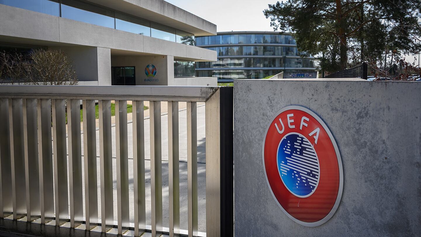 UEFA contemplaría la Final de Champions a finales de agosto