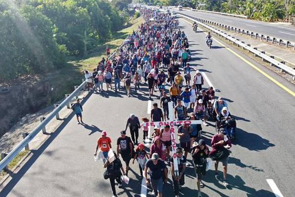 ‘Eso no alcanza para nada’: Migrantes en Chiapas rechazan apoyo de México de 110 dólares mensuales
