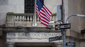 Wall Street cierra ‘estresado’ por aumento de tensiones geopolíticas; BMV reporta ganancias