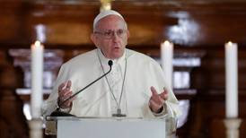 Escándalos de abuso sexual han alejado a la gente, reconoce el papa Francisco