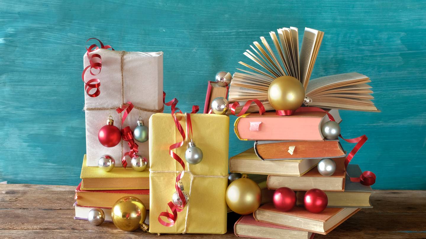 Los diez libros más vendidos de 2021 para regalar esta Navidad