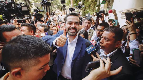 Jorge Álvarez Máynez vota en elecciones 2024: ‘Tú ni vives aquí’, le gritan