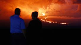 ‘Mauna Loa’ de Hawai: ‘Espectacular’ erupción atrae a espectadores