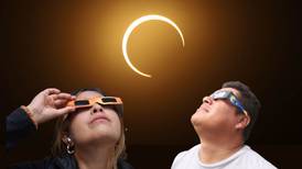 ¿Dónde ver el eclipse solar en CDMX? Picnic en CU, talleres en el Universum y más actividades