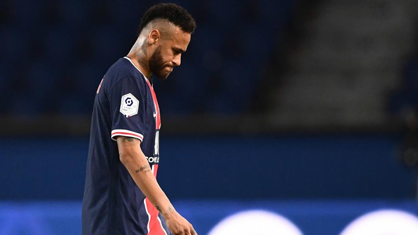 ¡Neymar expulsado en derrota del PSG y acusa al rival de comentarios racistas!