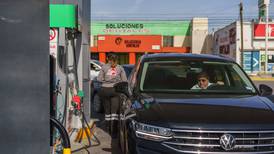 Texanos viajan a México para comprar gasolina barata y estaciones de Juárez hacen su ‘agosto’