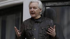 Impás diplomático por futuro de Assange está 'llegando a un punto crítico': fuente
