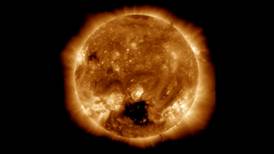 La sonrisa del Sol: NASA capta imagen de una especie de mueca en el astro rey