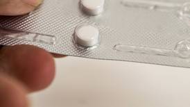En pandemia, mujeres deben acudir en persona por la píldora para abortar: Corte Suprema de EU