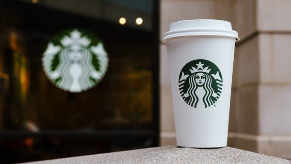 Café con lavanda ‘no salva’ a Starbucks: Ventas caen por primera vez desde 2020