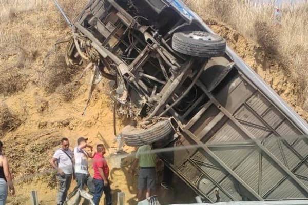 Volcadura de un autobús deja cuatro personas muertas en la México-Puebla